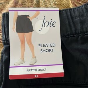 Woman shorts
